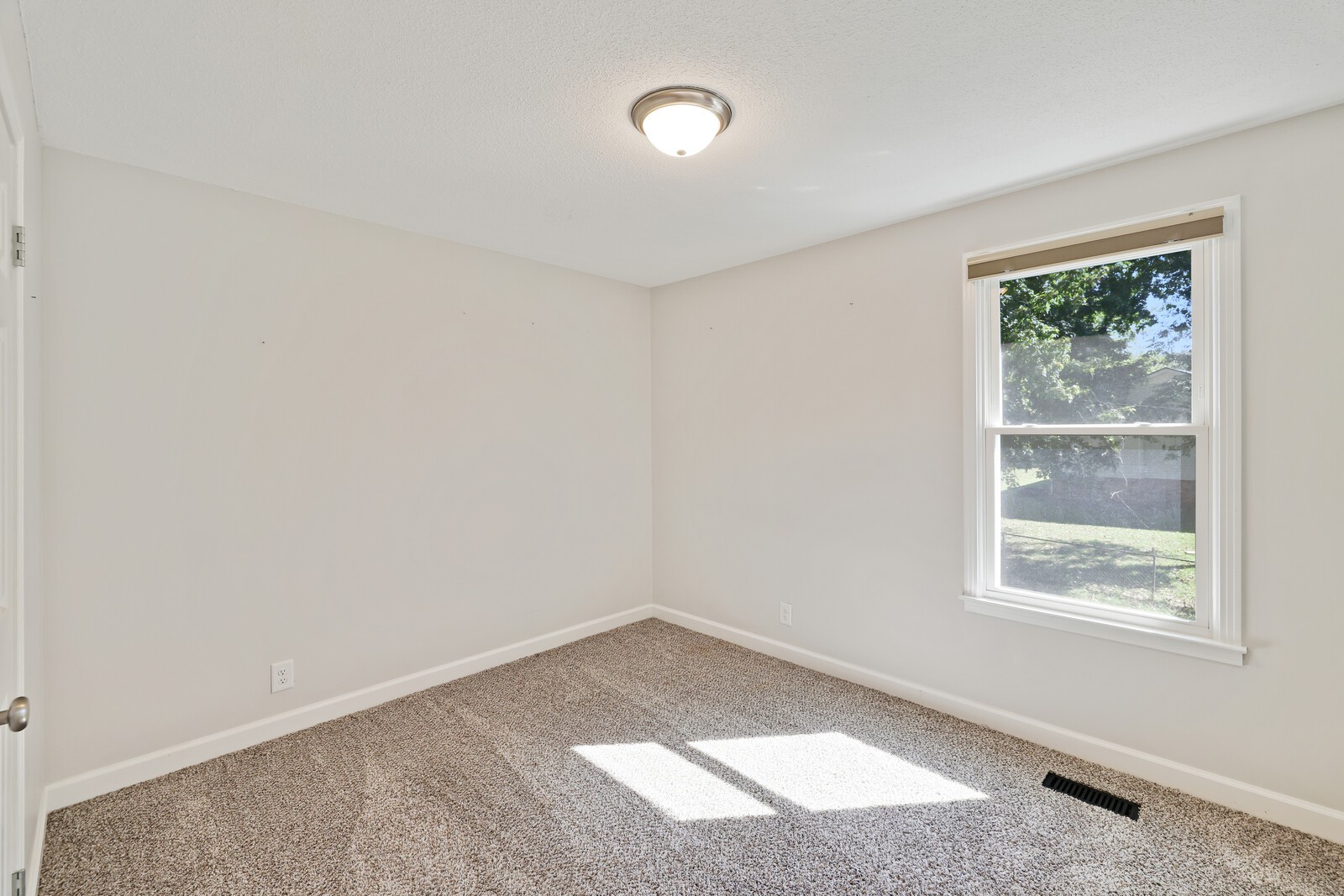 136 Cunningham Pl