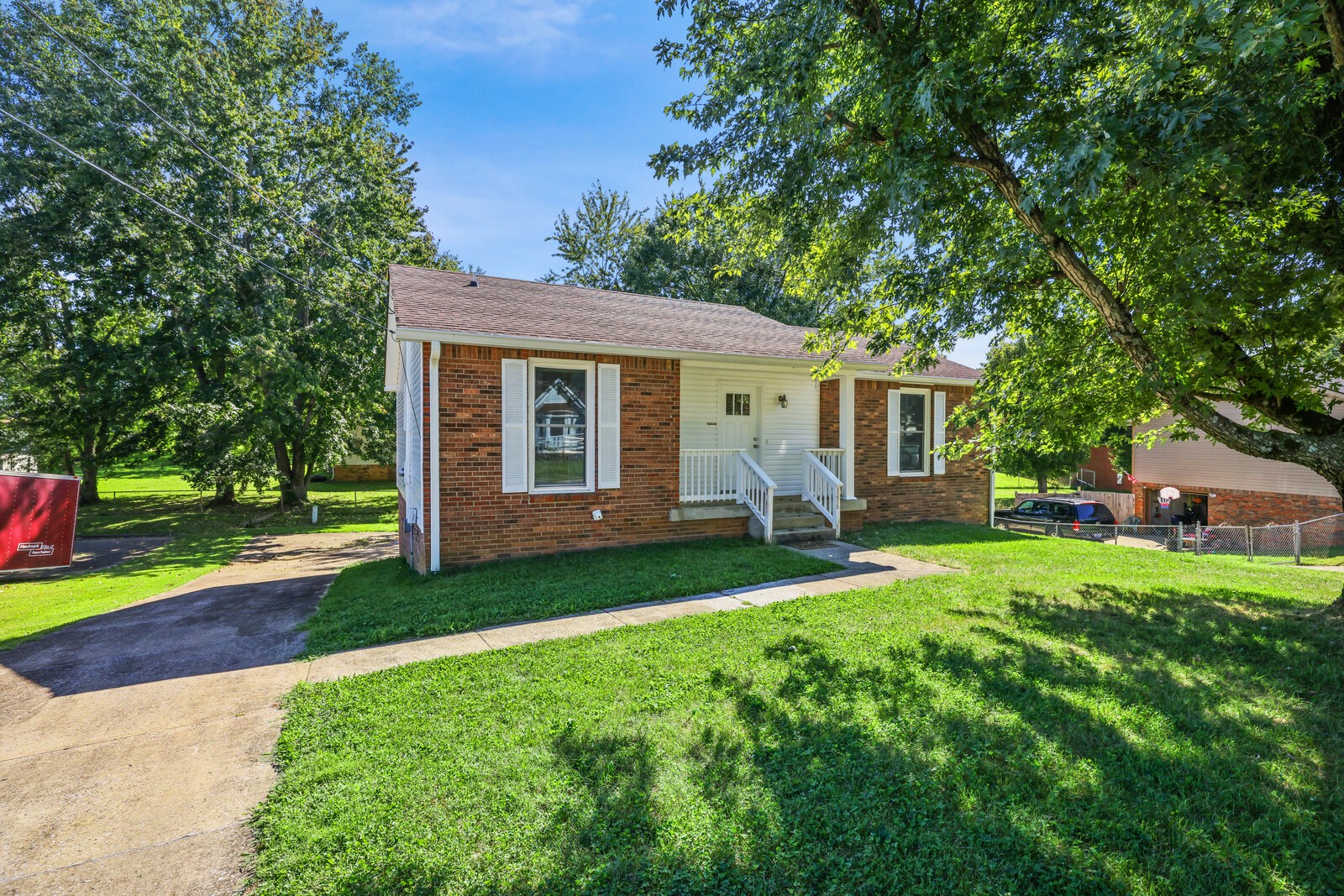 136 Cunningham Pl
