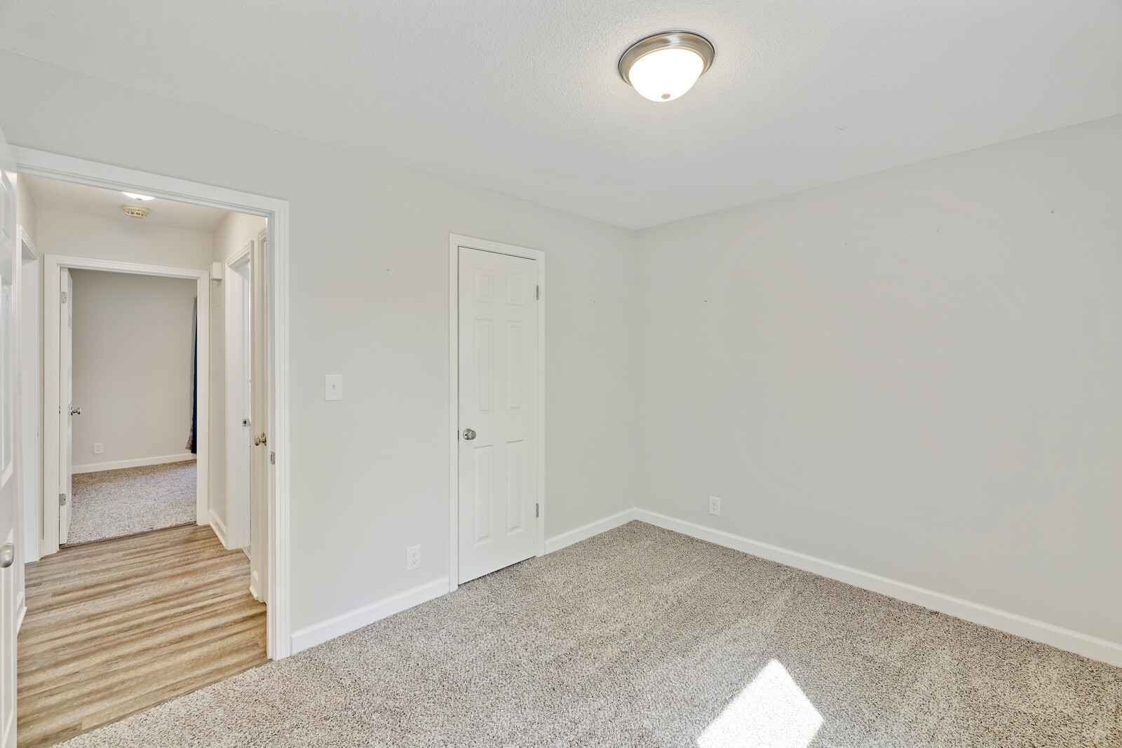 136 Cunningham Pl