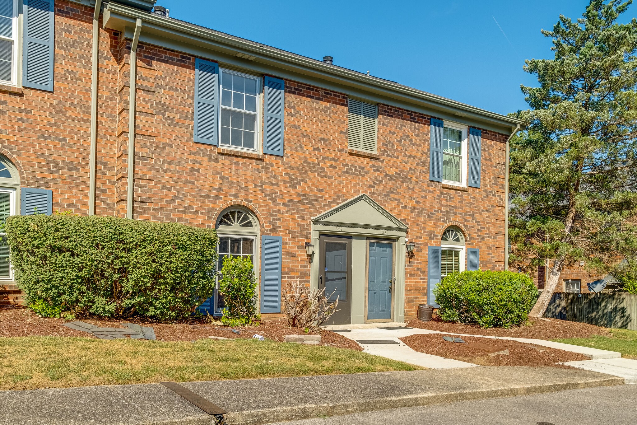 329 Lakebrink Dr