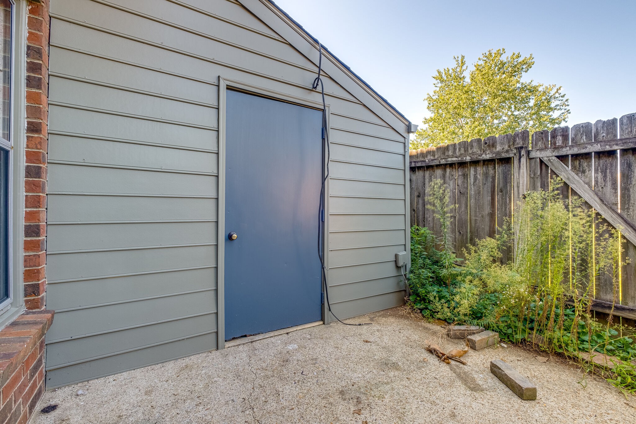 329 Lakebrink Dr