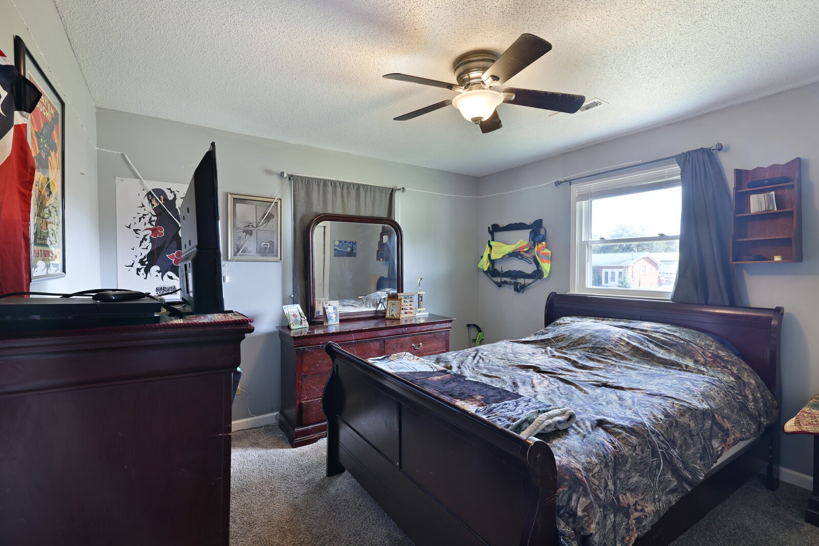 132 Eaton Ln