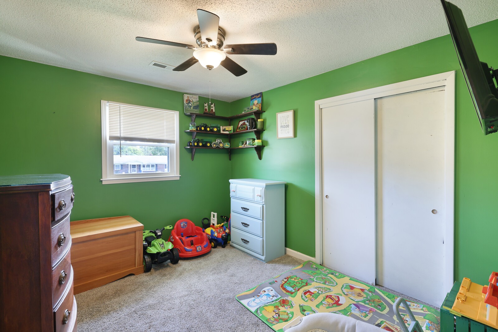 132 Eaton Ln