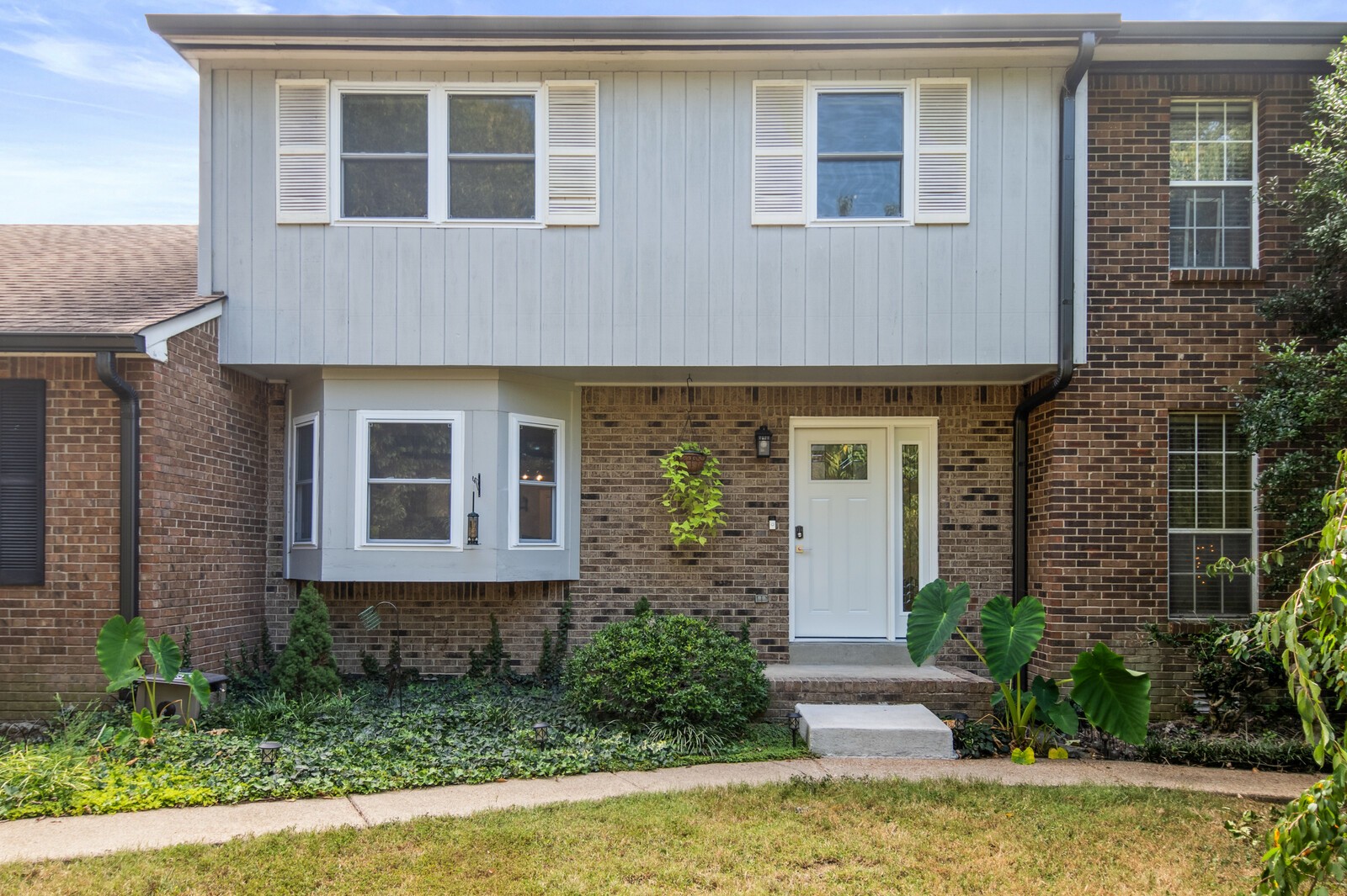 351 Huntington Ridge Dr