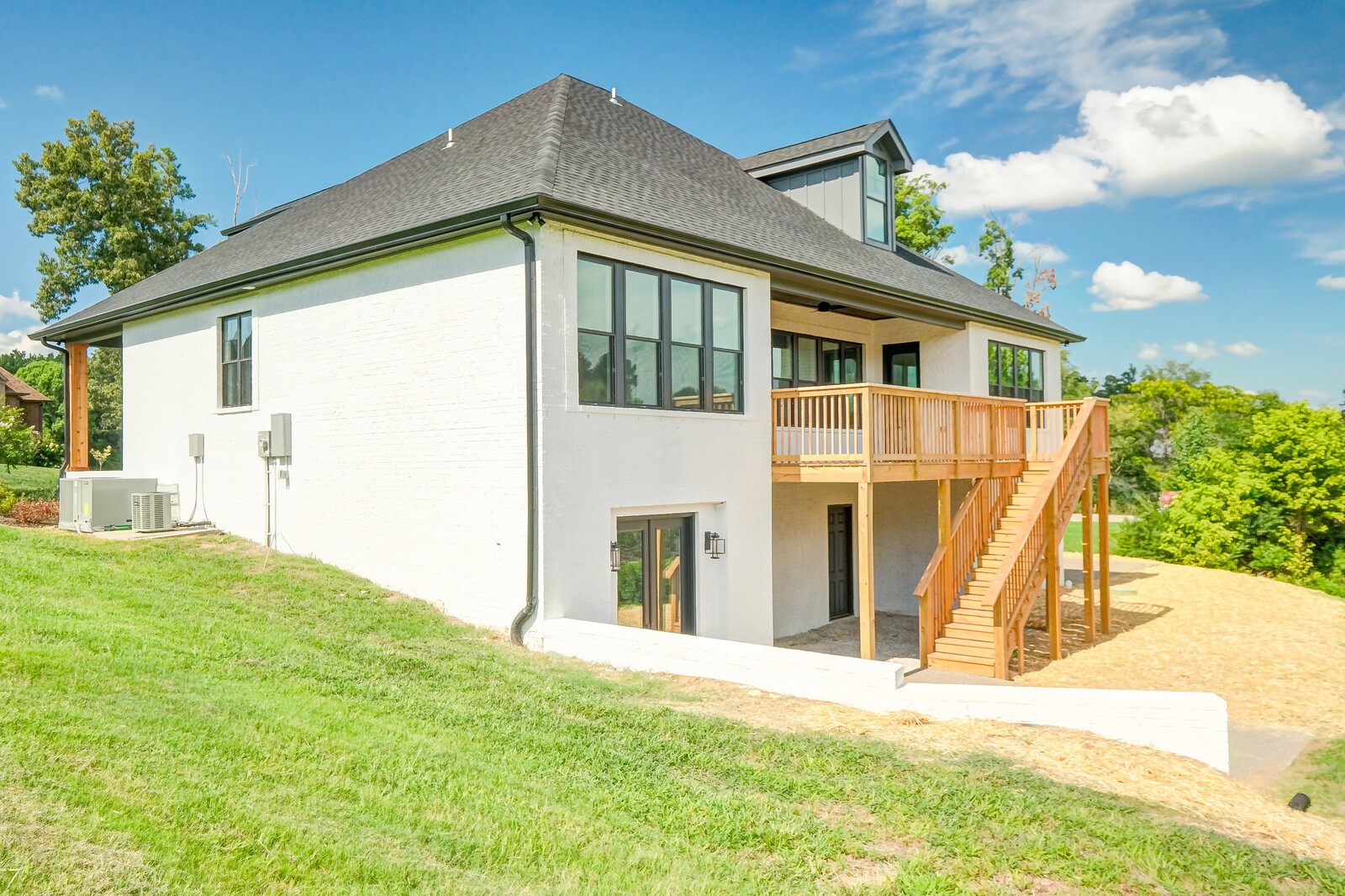 517 Country Club Dr