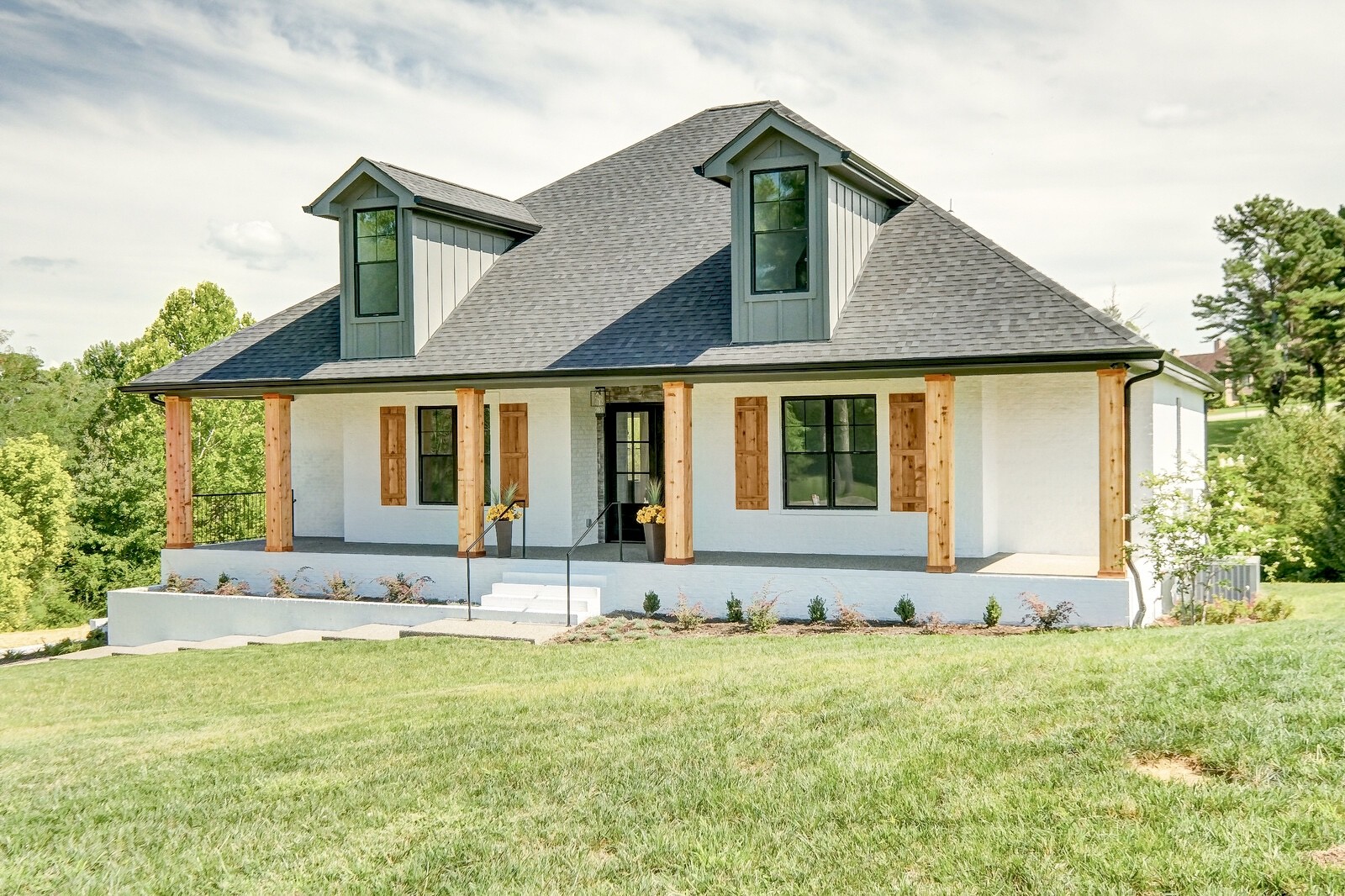 517 Country Club Dr