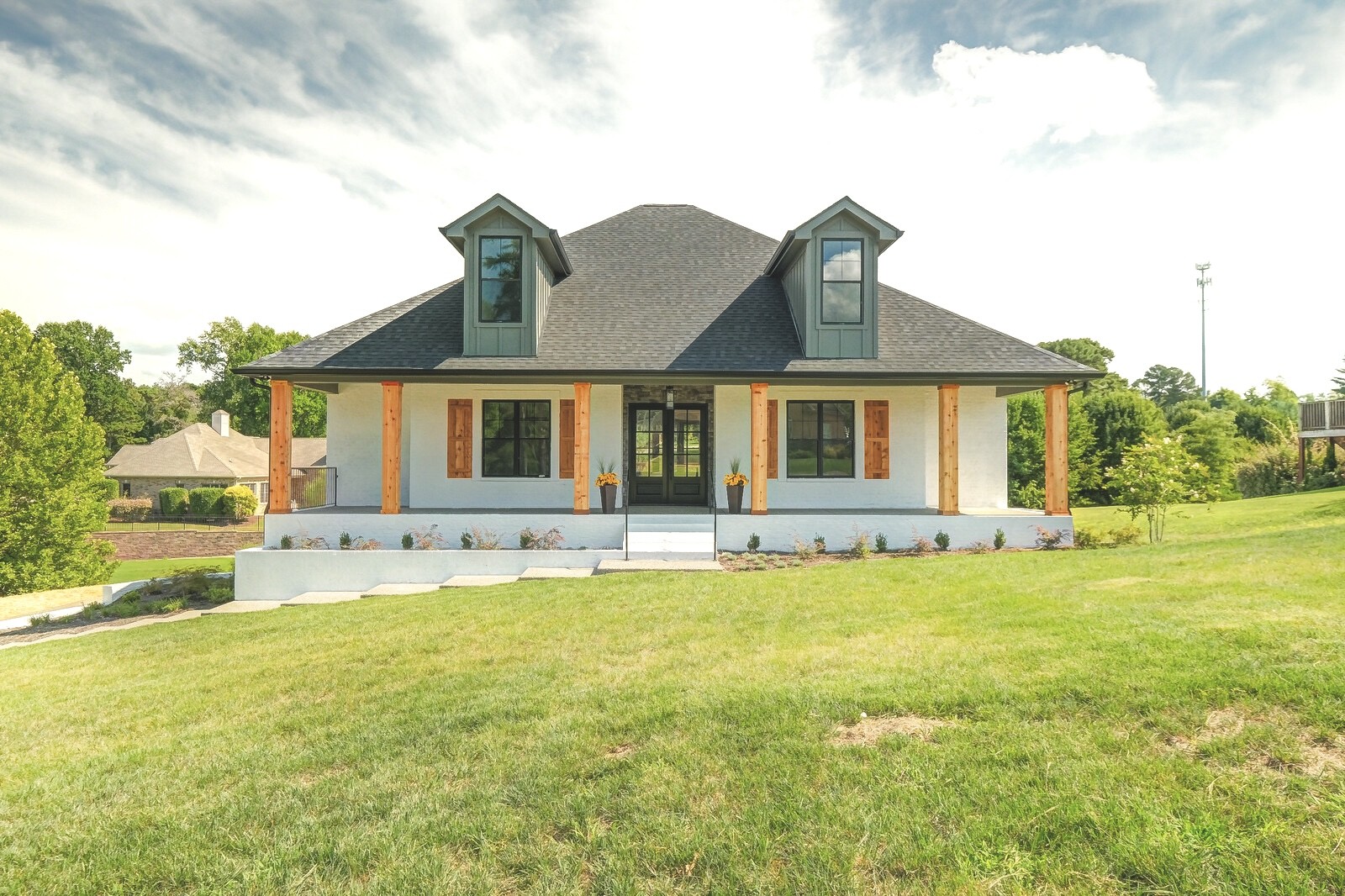 517 Country Club Dr