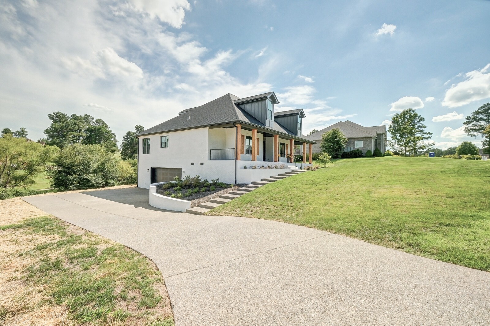 517 Country Club Dr