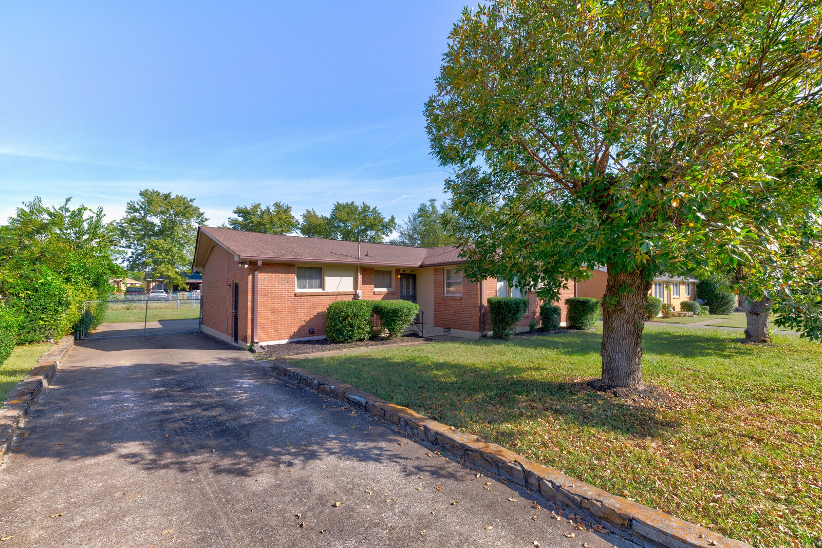 3028 Kings Ln