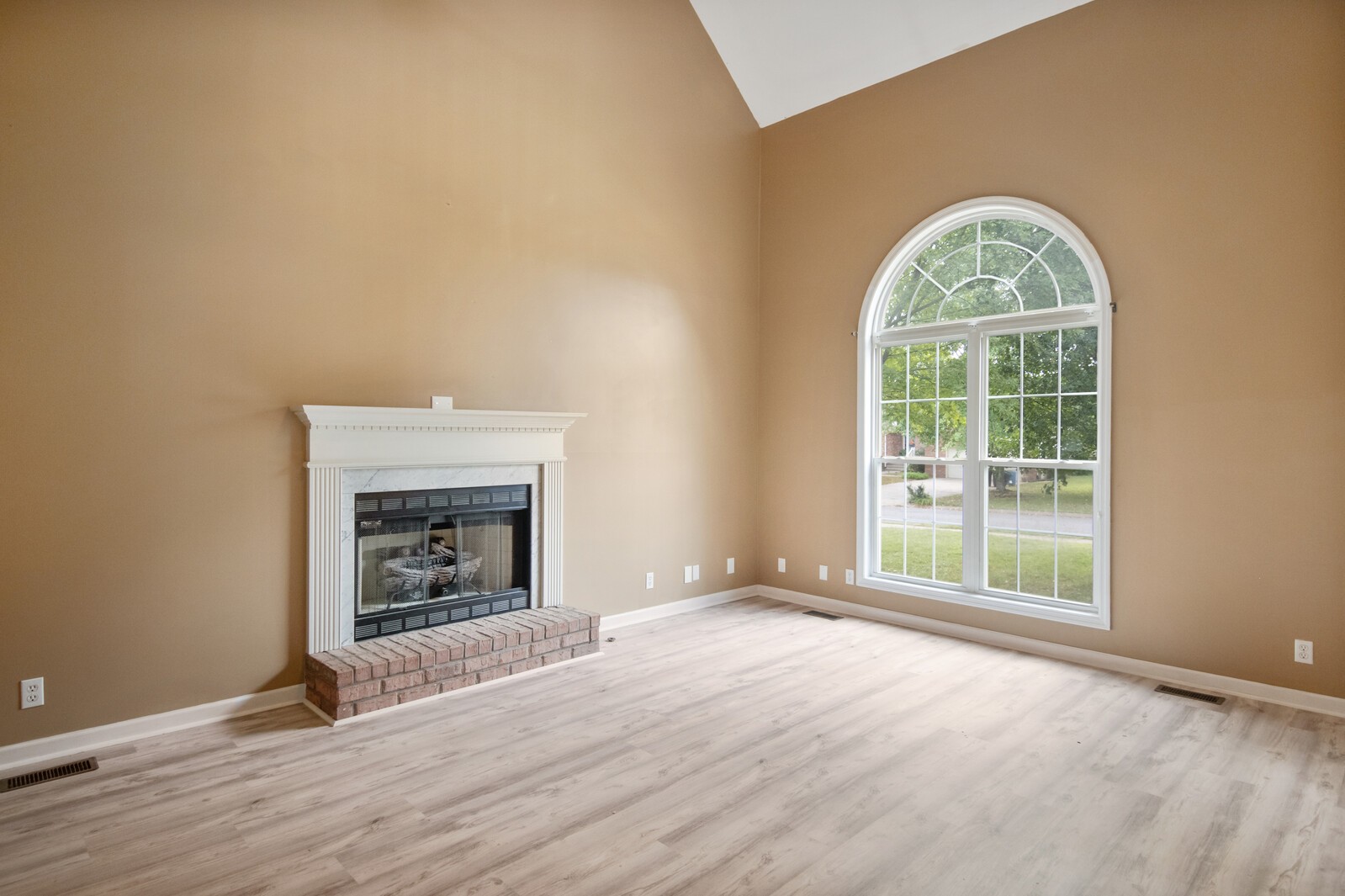 116 Calloway Ln