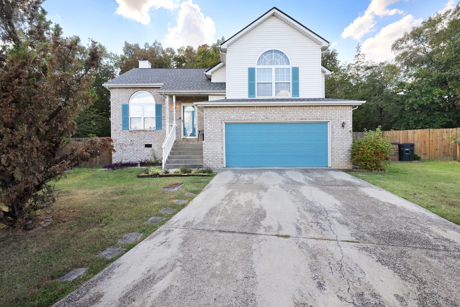 3212 Cloudfalls Trce