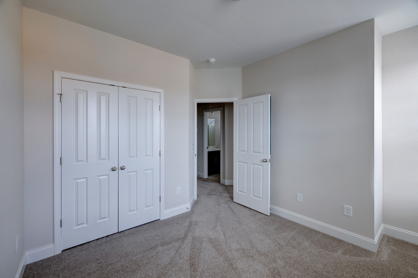 861 Westcott Ln