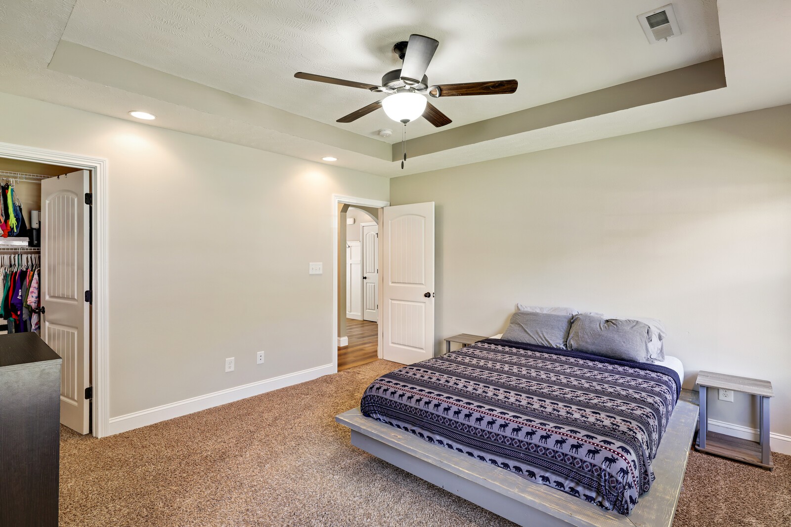 845 Shelton Cir