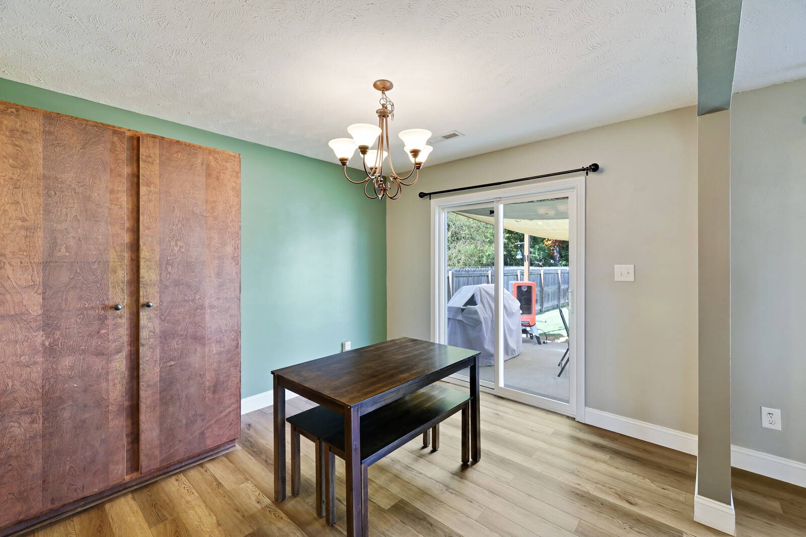 845 Shelton Cir