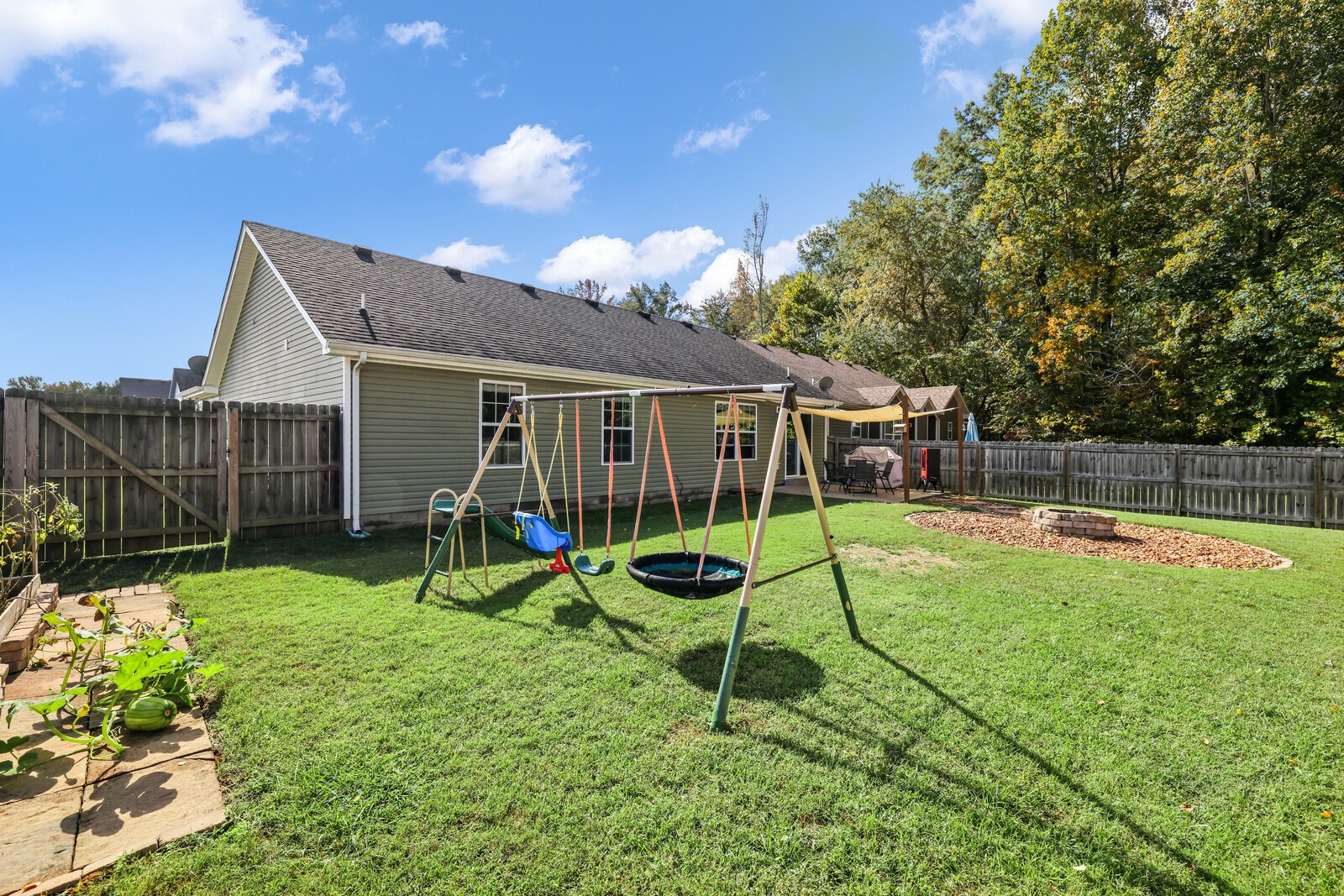 845 Shelton Cir