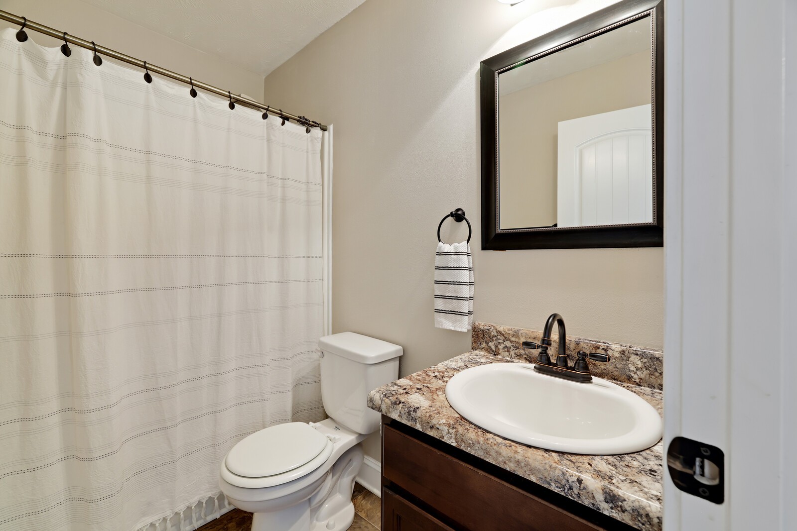 845 Shelton Cir