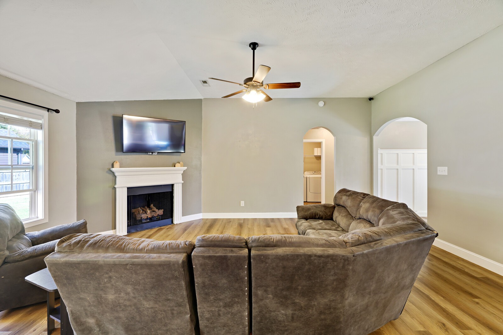 845 Shelton Cir