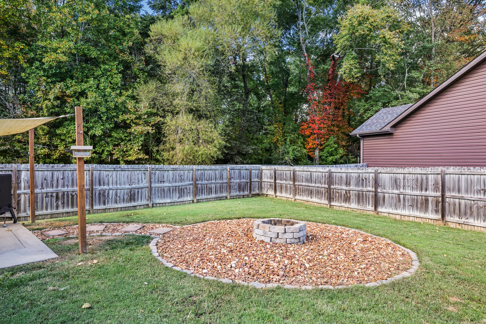 845 Shelton Cir