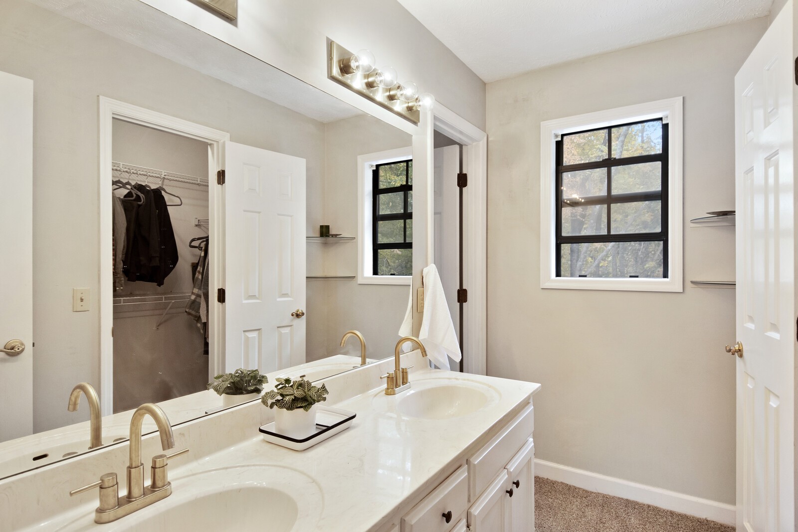 409 Calumet Ct