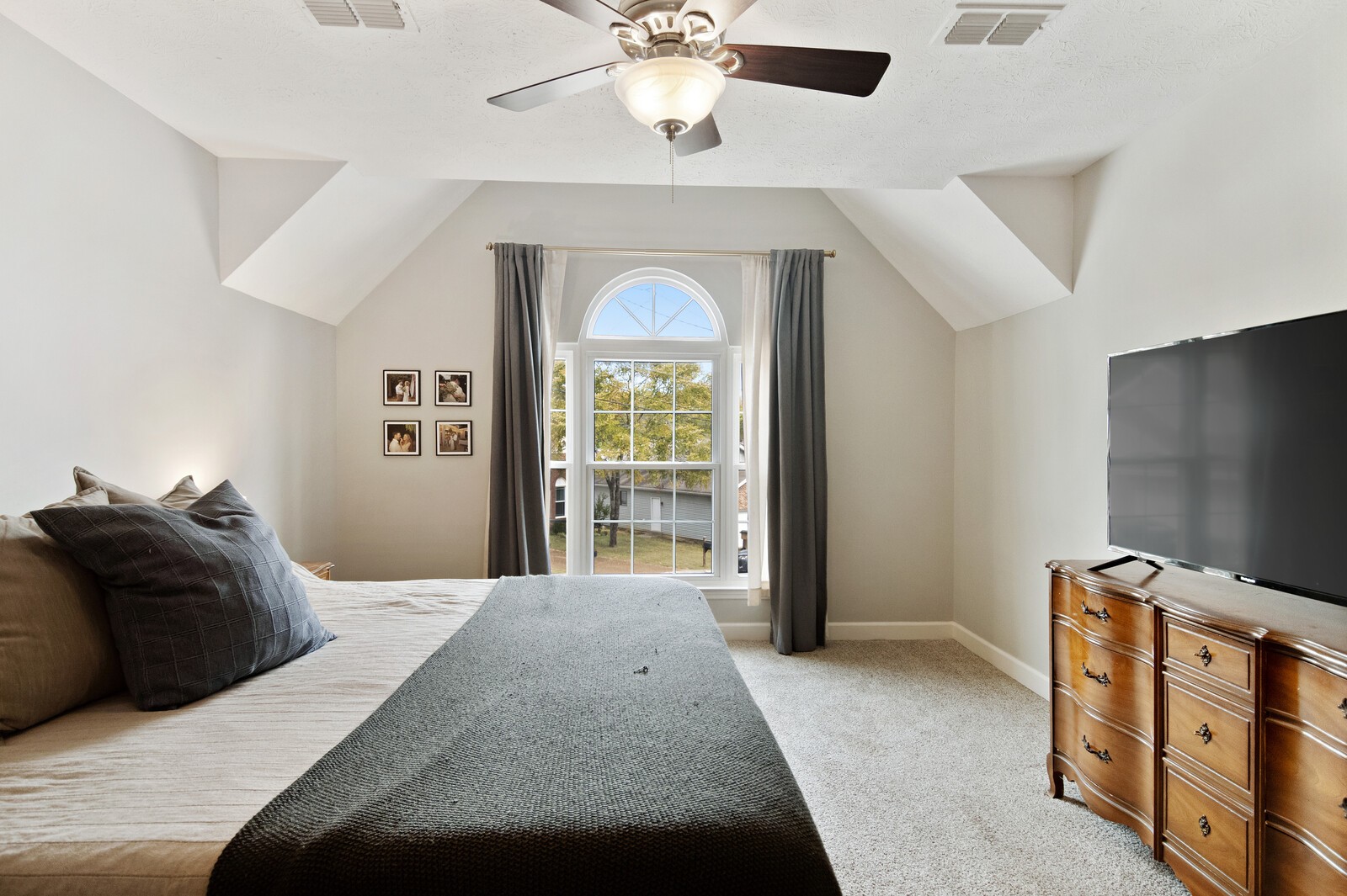 409 Calumet Ct