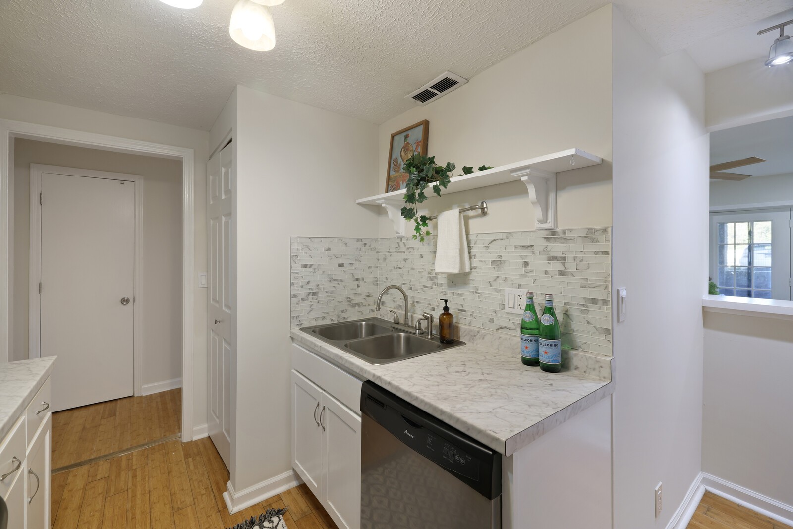 4425 Westlawn Dr Unit: A105