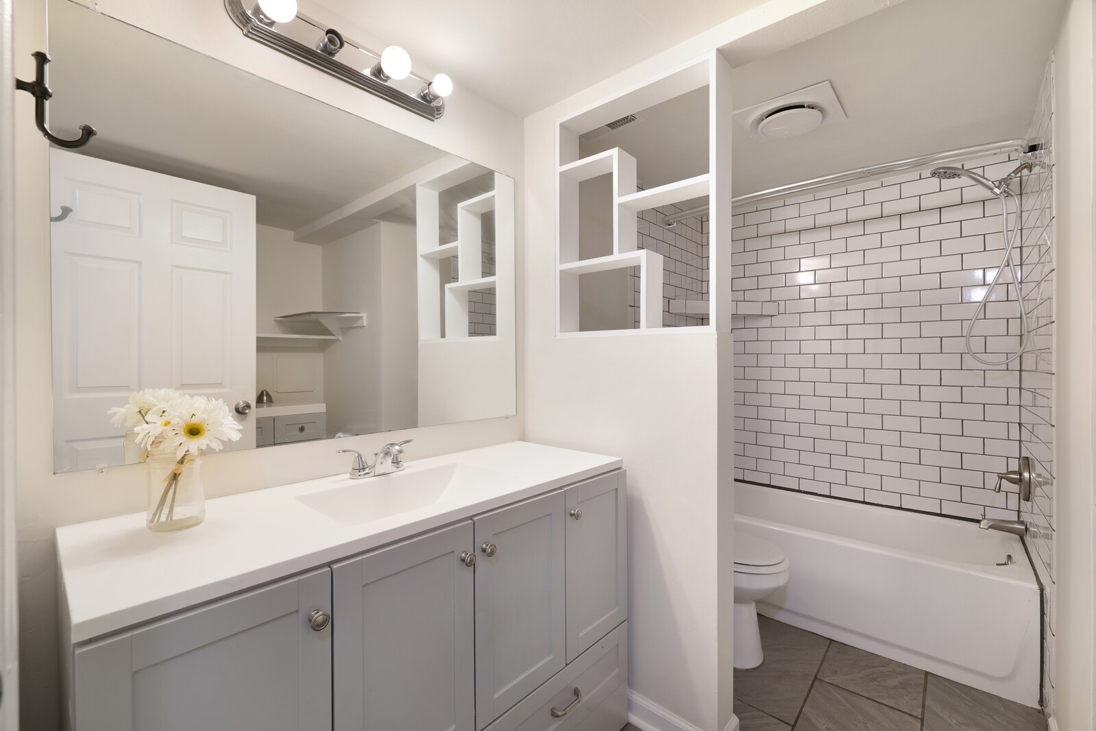 4425 Westlawn Dr Unit: A105