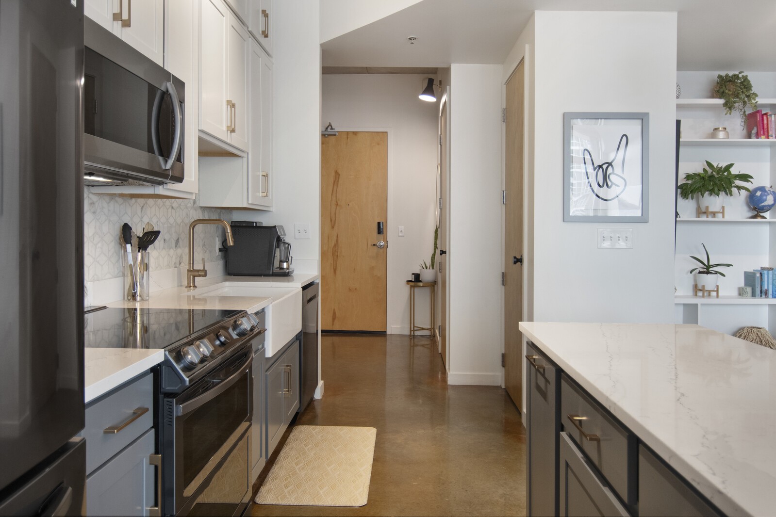 600 12th Ave, S Unit: 902