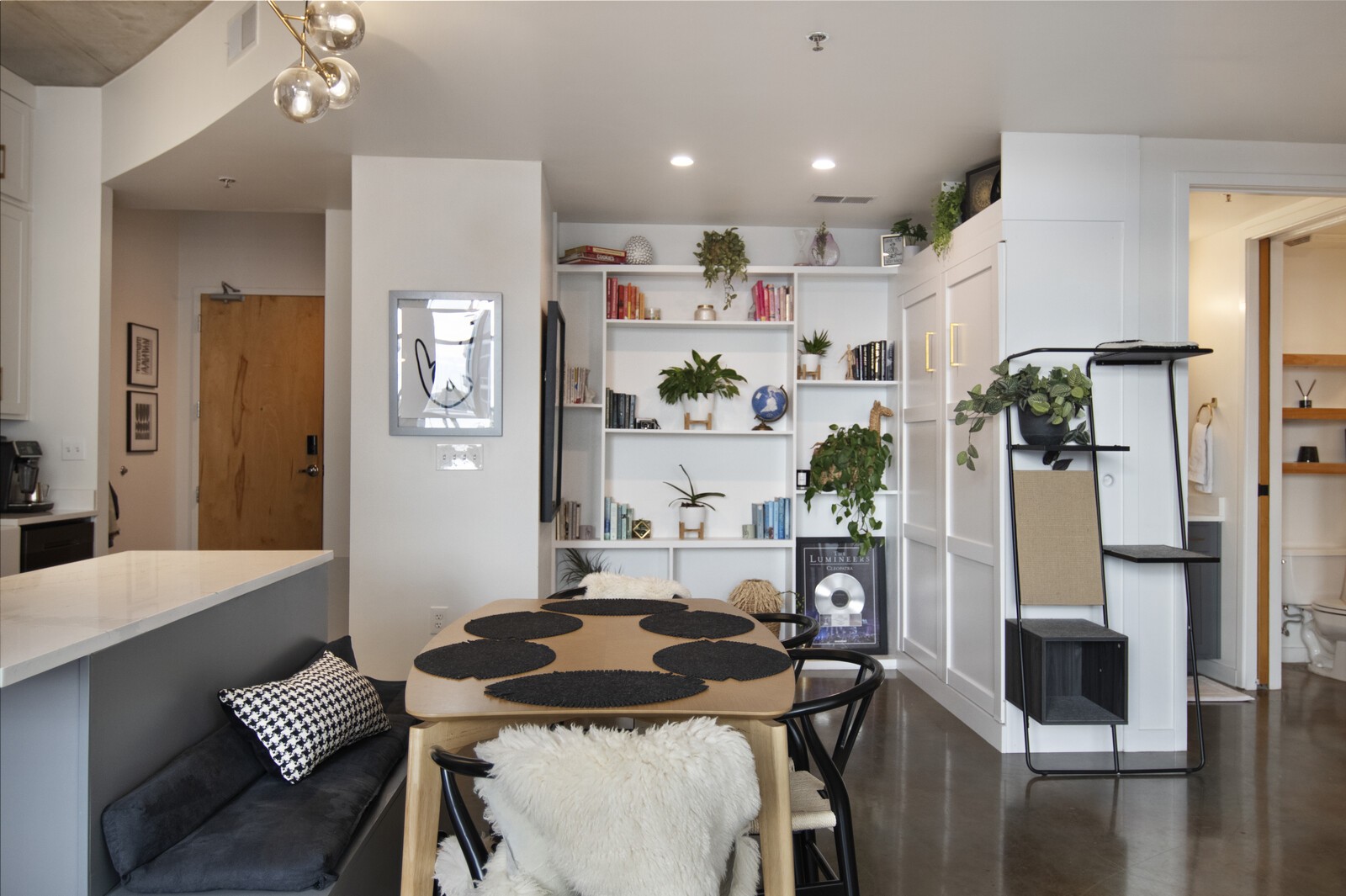 600 12th Ave, S Unit: 902
