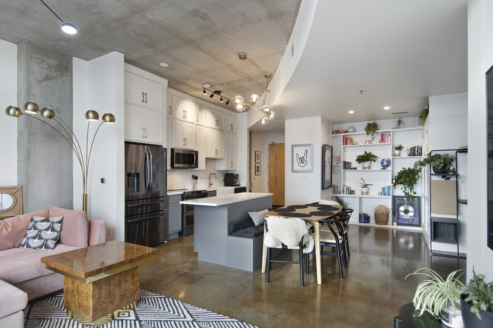 600 12th Ave, S Unit: 902