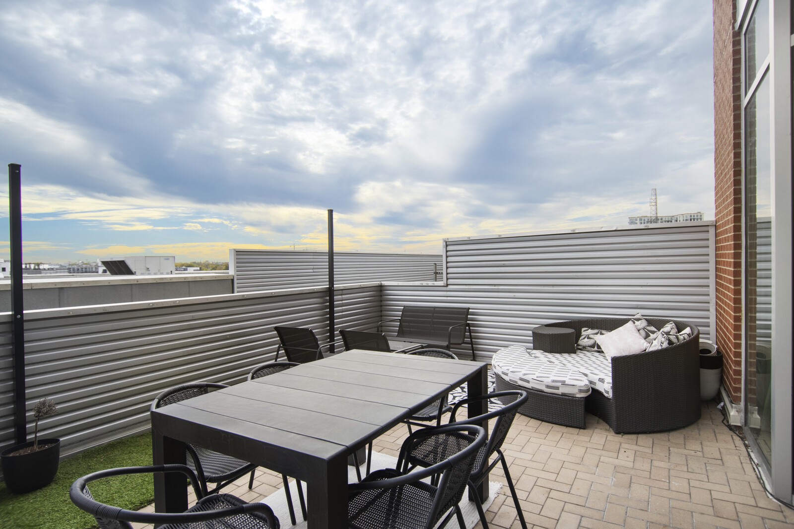 600 12th Ave, S Unit: 902