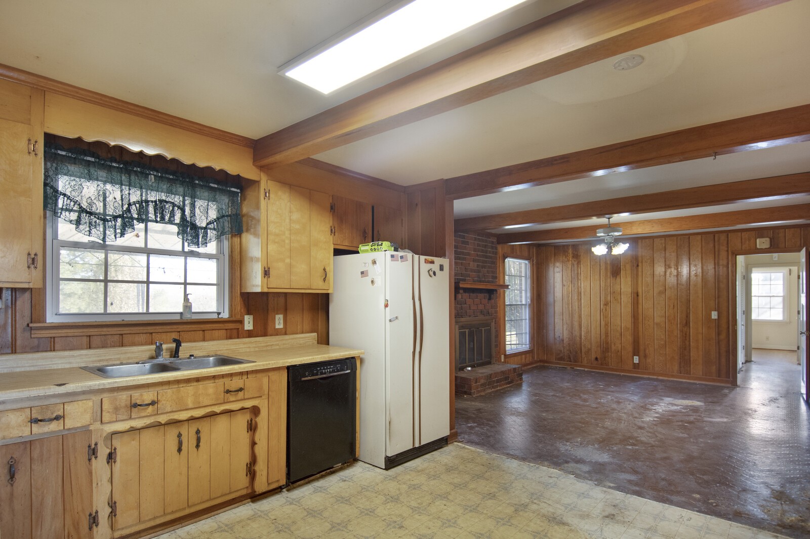 2305 Spring Branch Dr