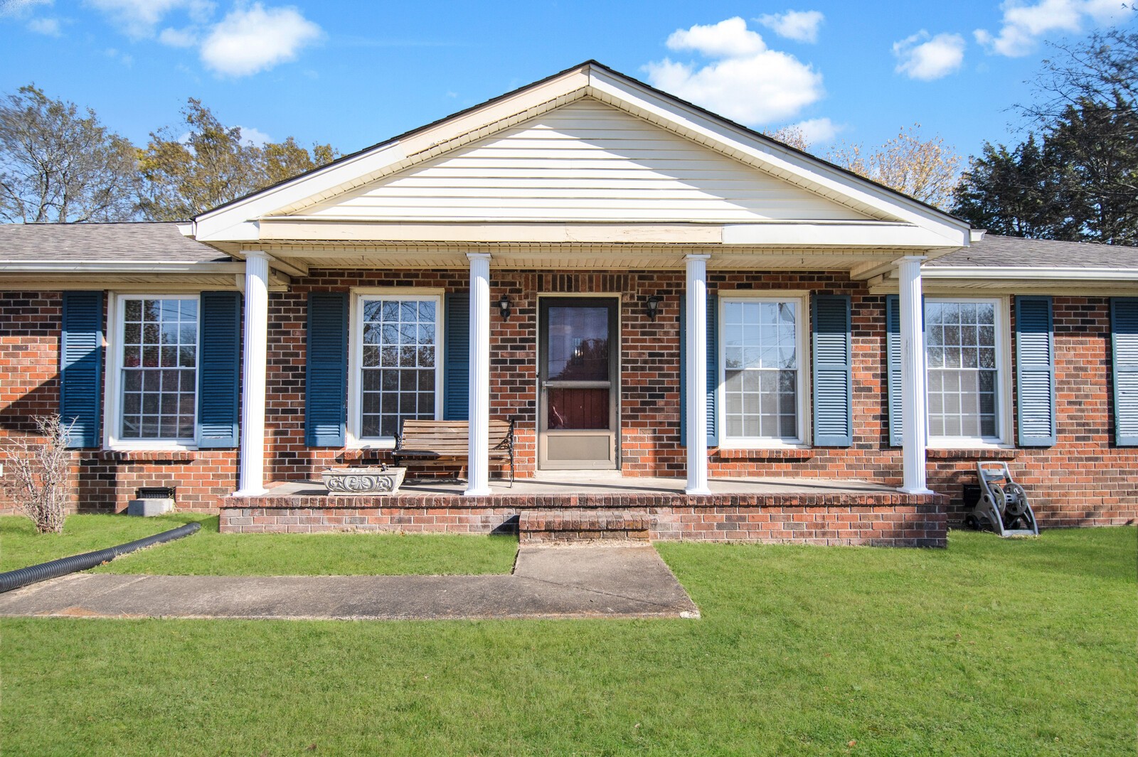 2305 Spring Branch Dr