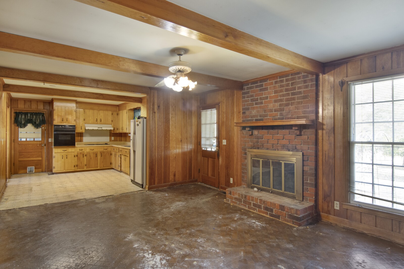 2305 Spring Branch Dr