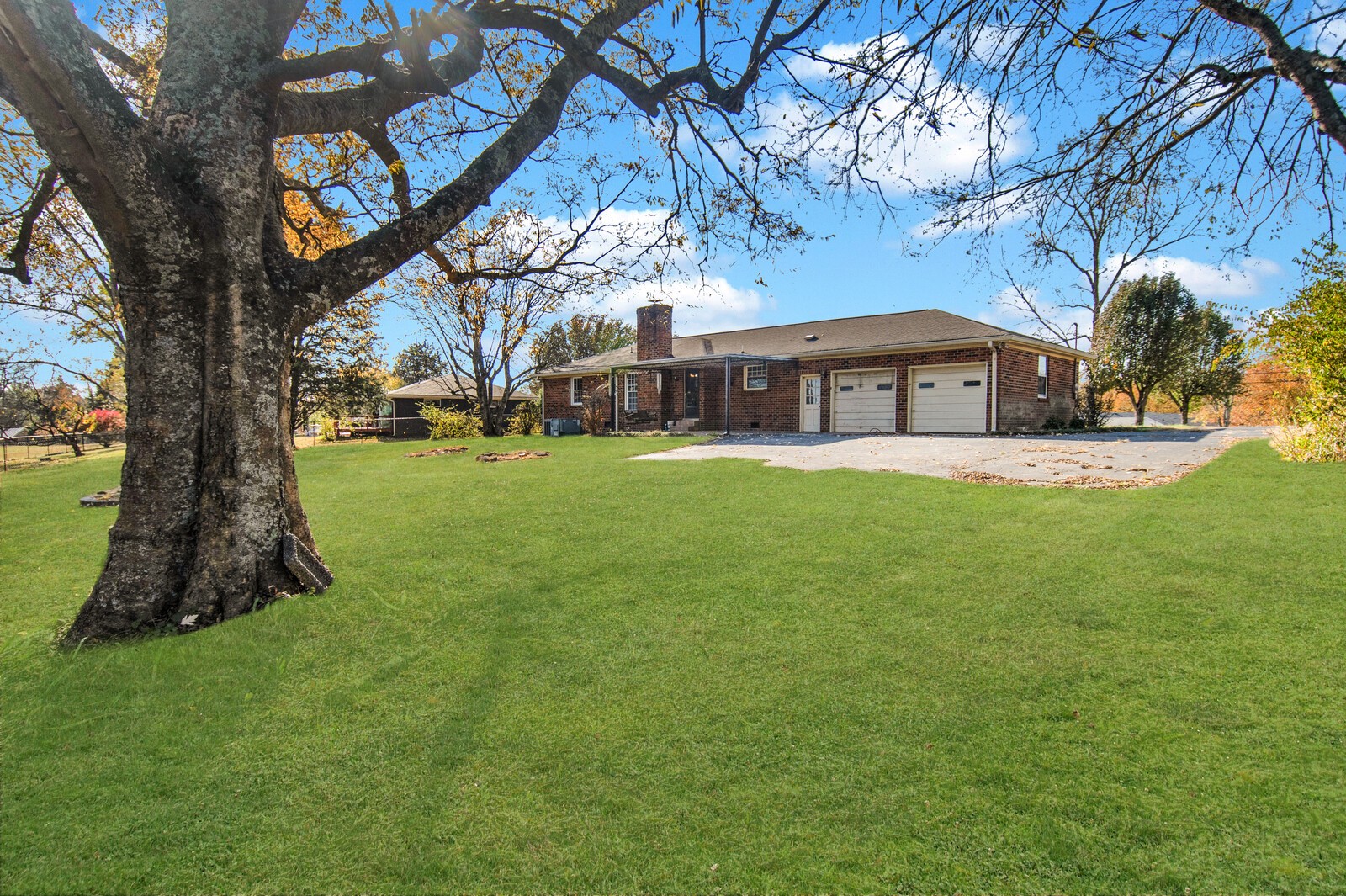2305 Spring Branch Dr