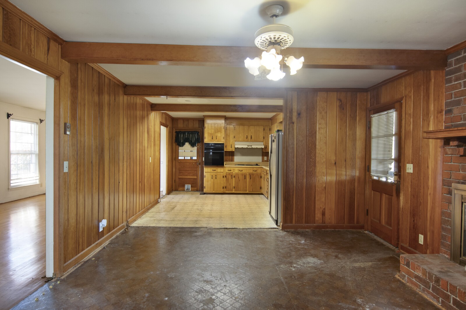 2305 Spring Branch Dr
