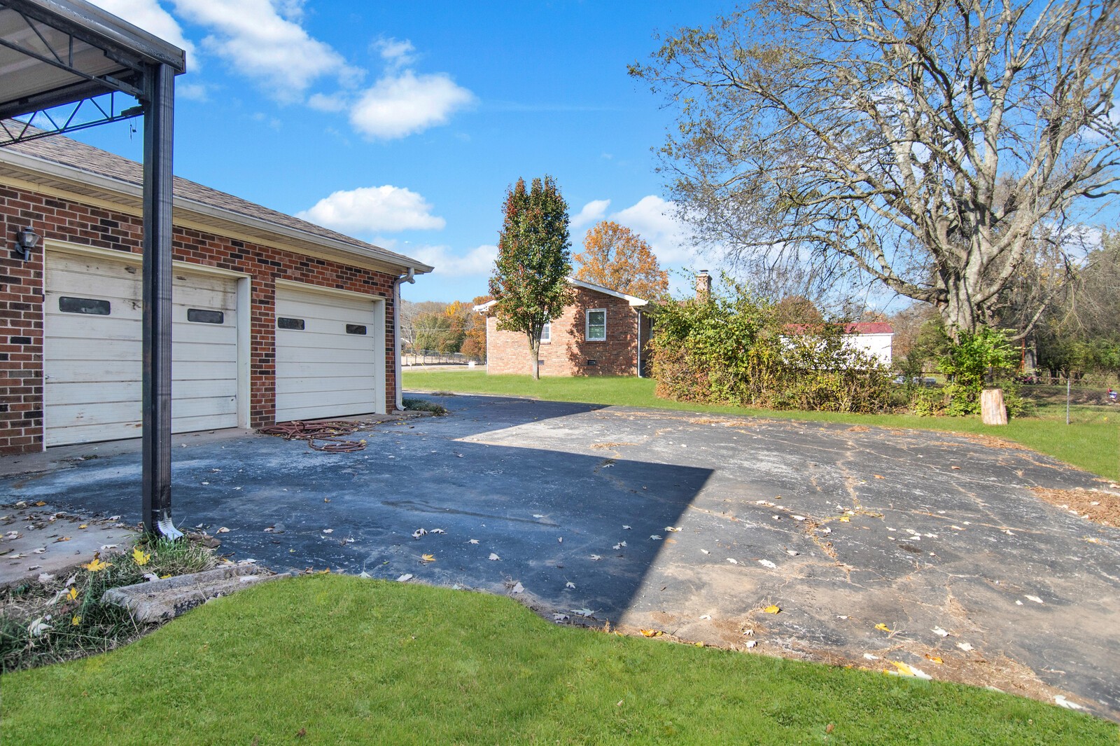 2305 Spring Branch Dr