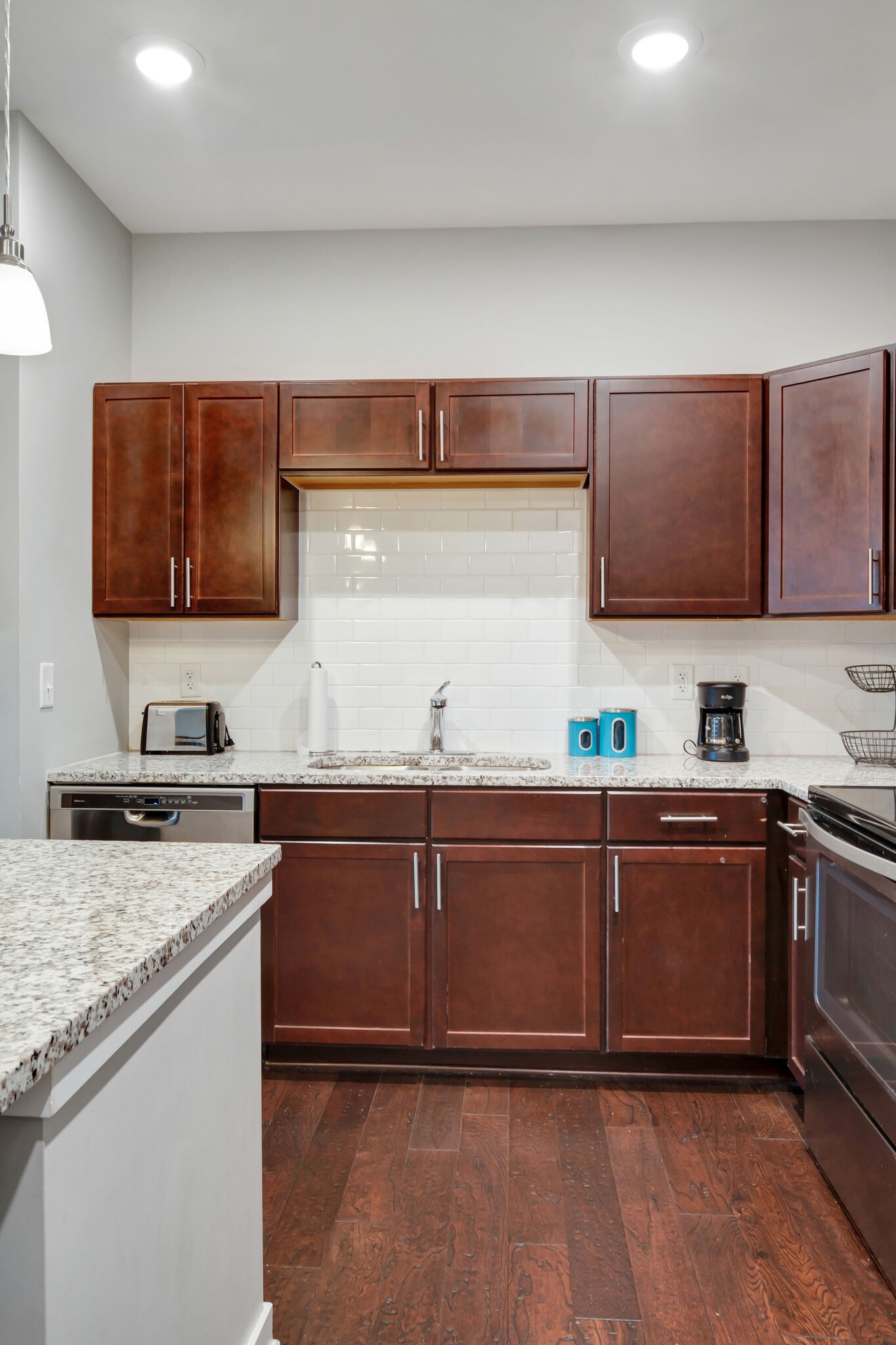 1122 Litton Ave Unit: 112