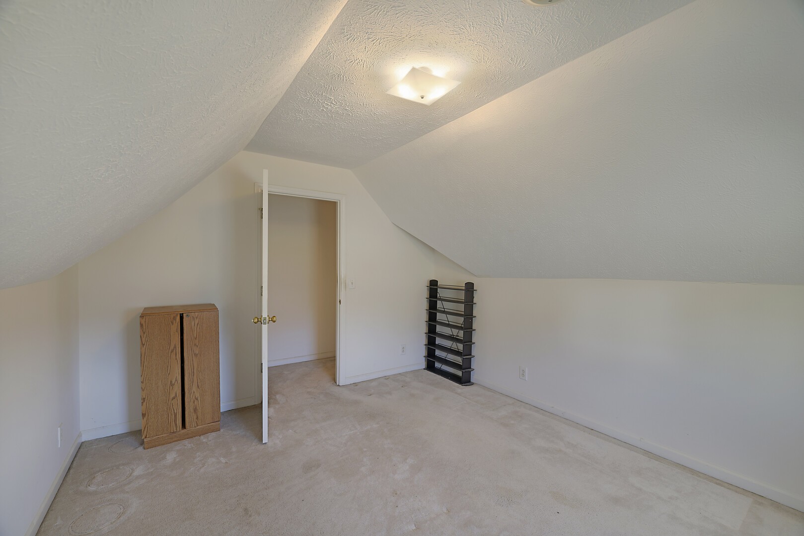 223 Saint Pauls Ln
