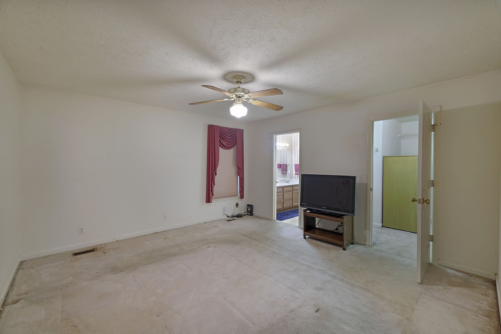 223 Saint Pauls Ln