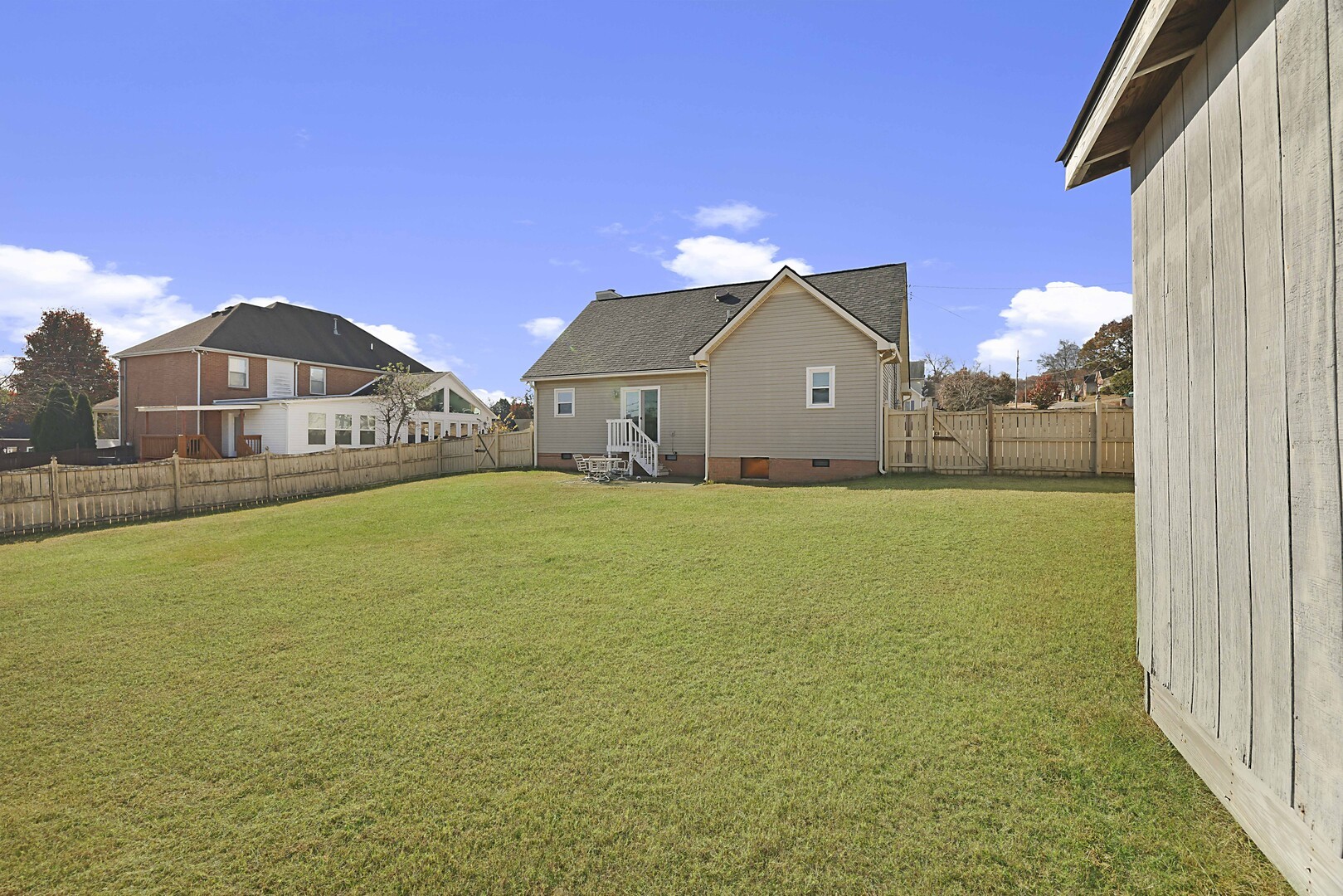 223 Saint Pauls Ln