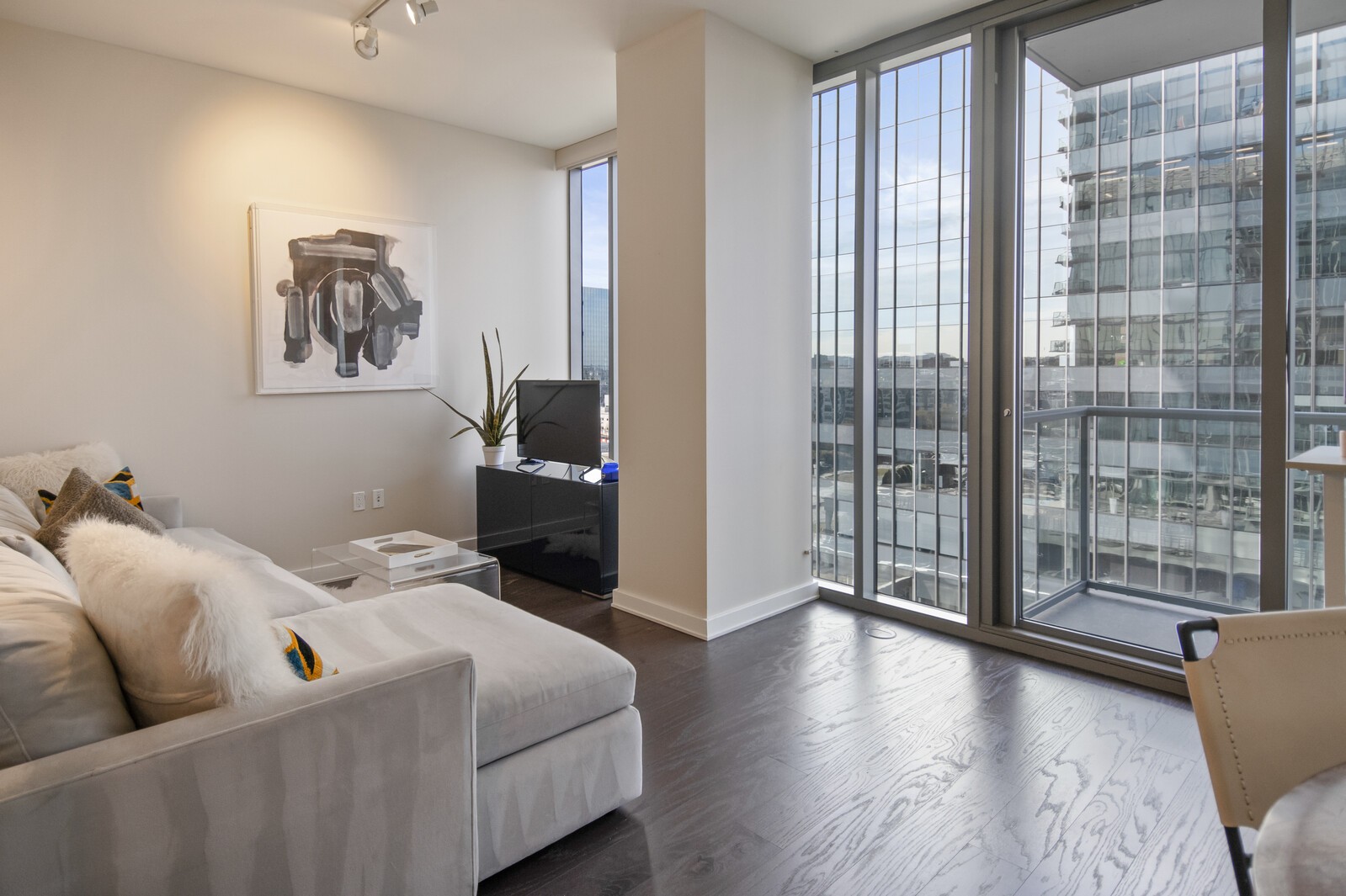 1212 Laurel St Unit: 1010