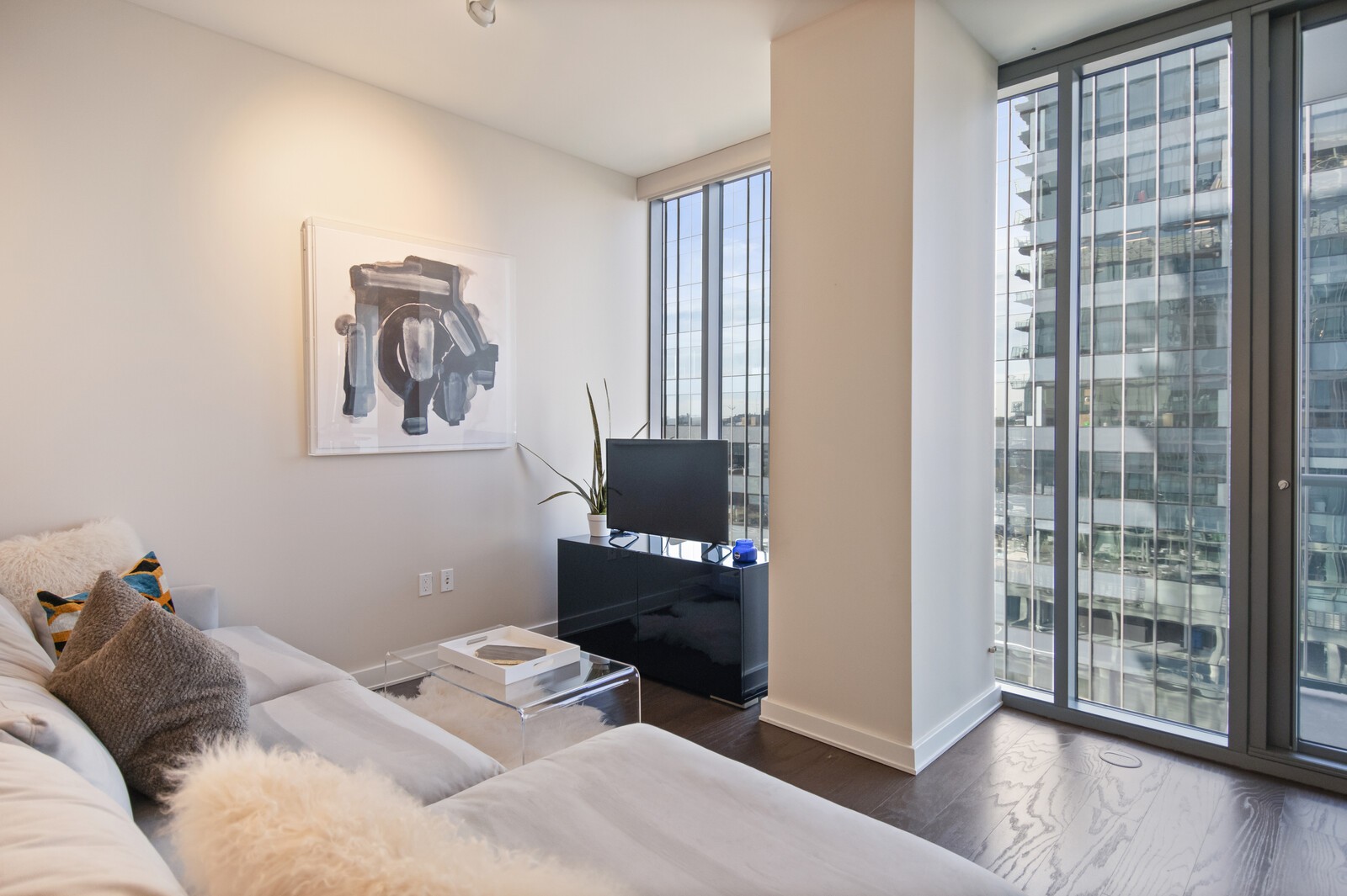 1212 Laurel St Unit: 1010