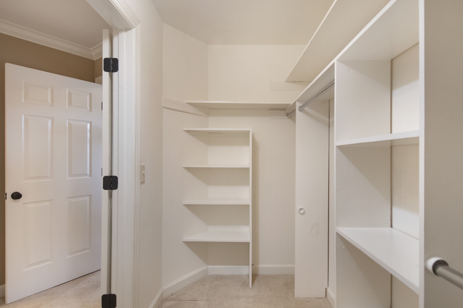 228 4th Ave, N Unit: 1