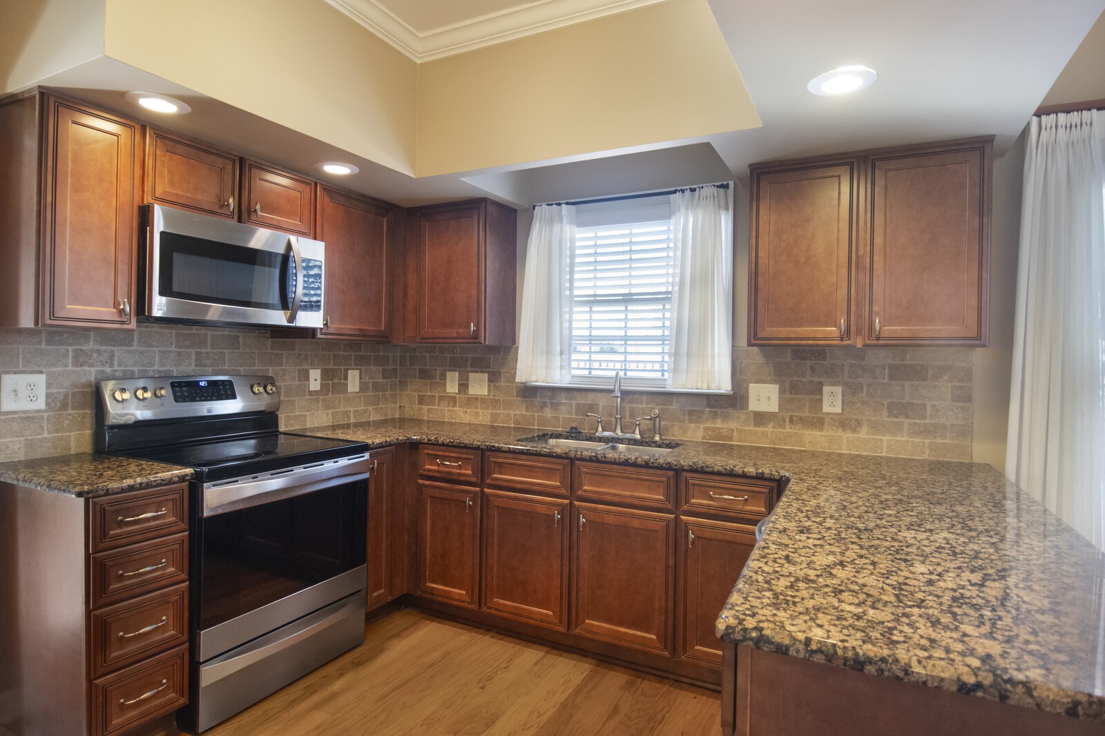 228 4th Ave, N Unit: 1