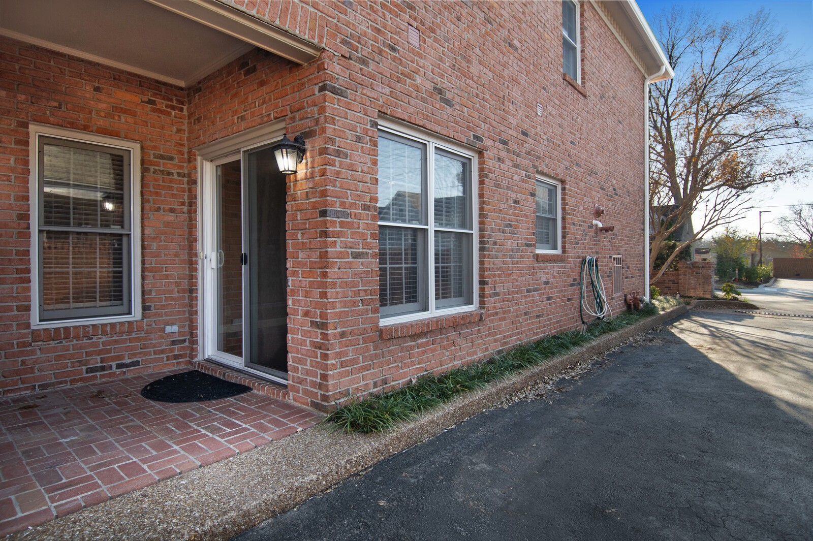 228 4th Ave, N Unit: 1