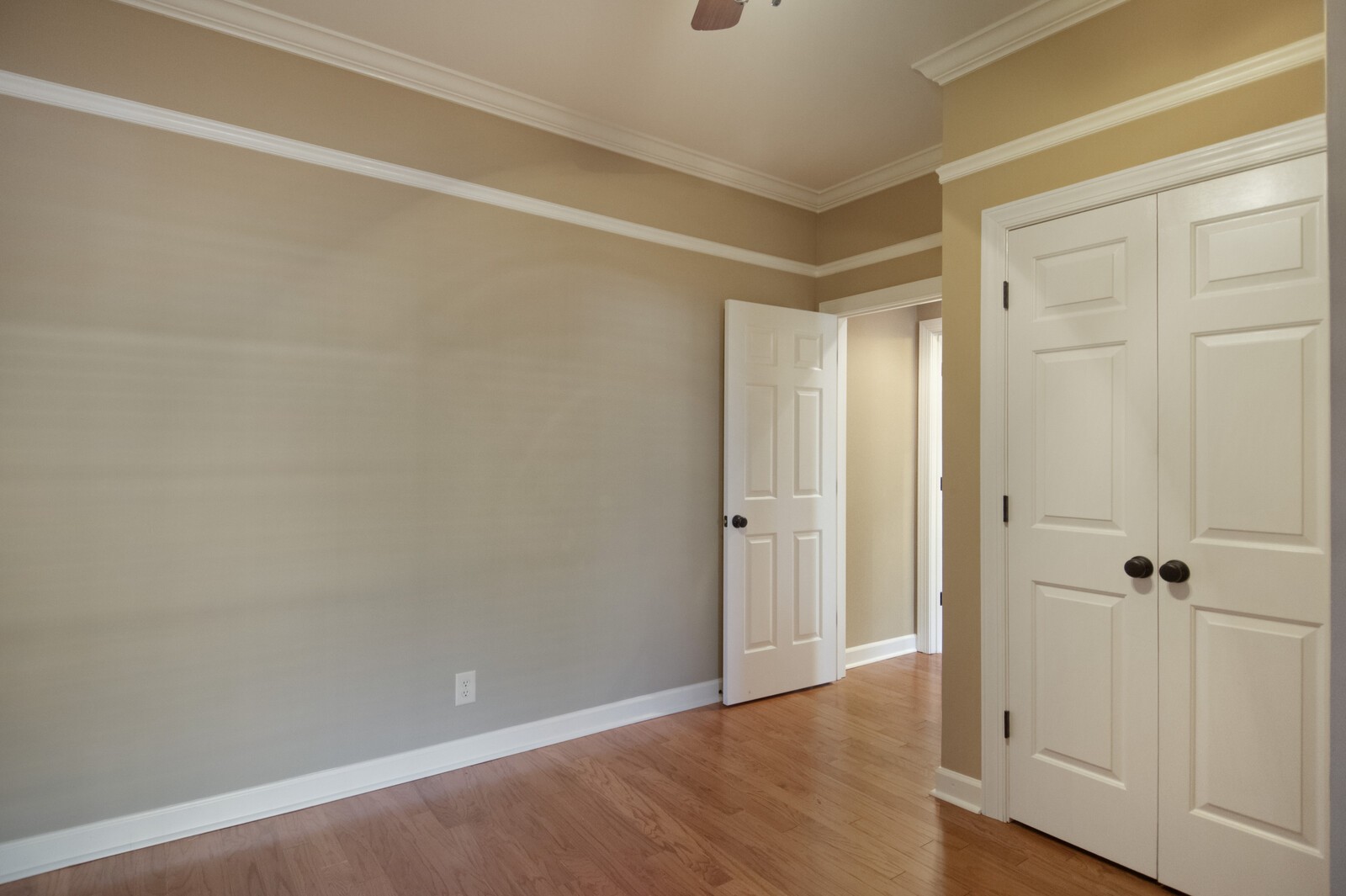 228 4th Ave, N Unit: 1