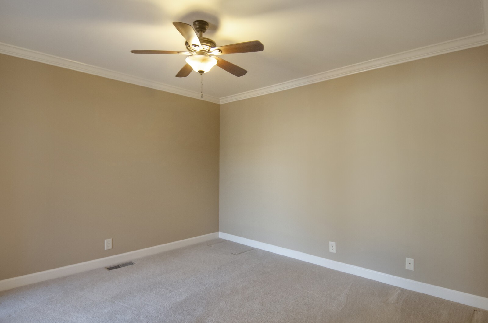 228 4th Ave, N Unit: 1