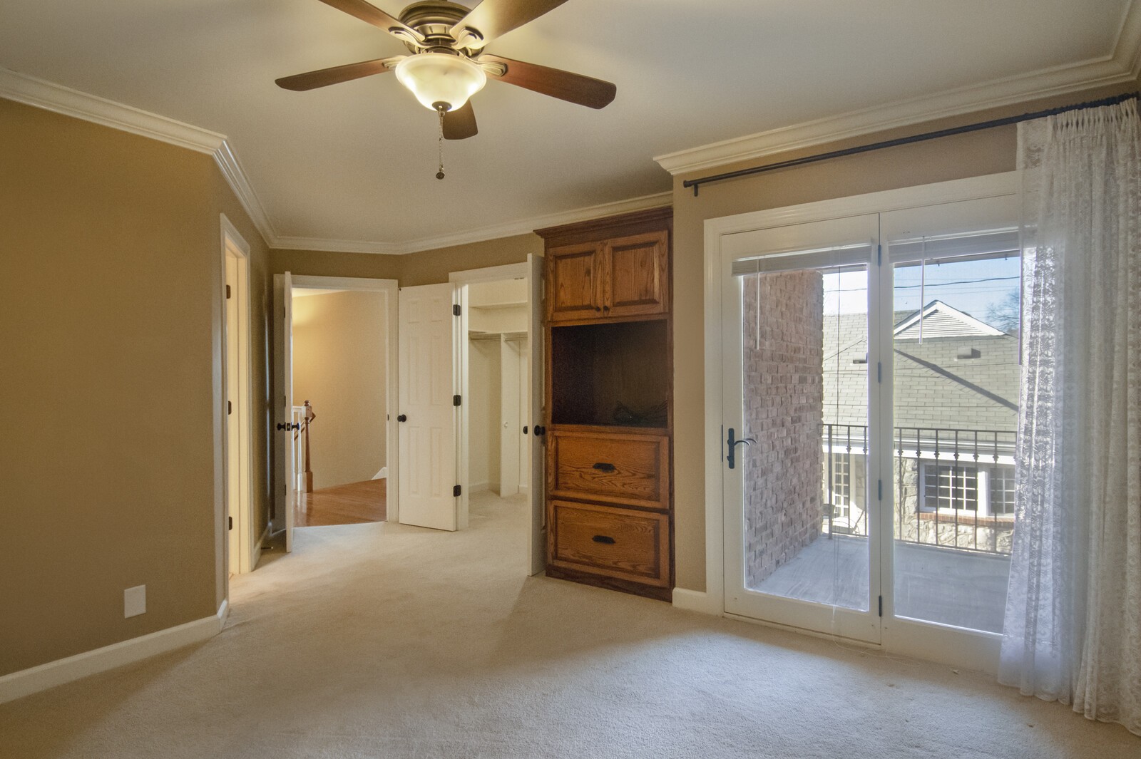 228 4th Ave, N Unit: 1