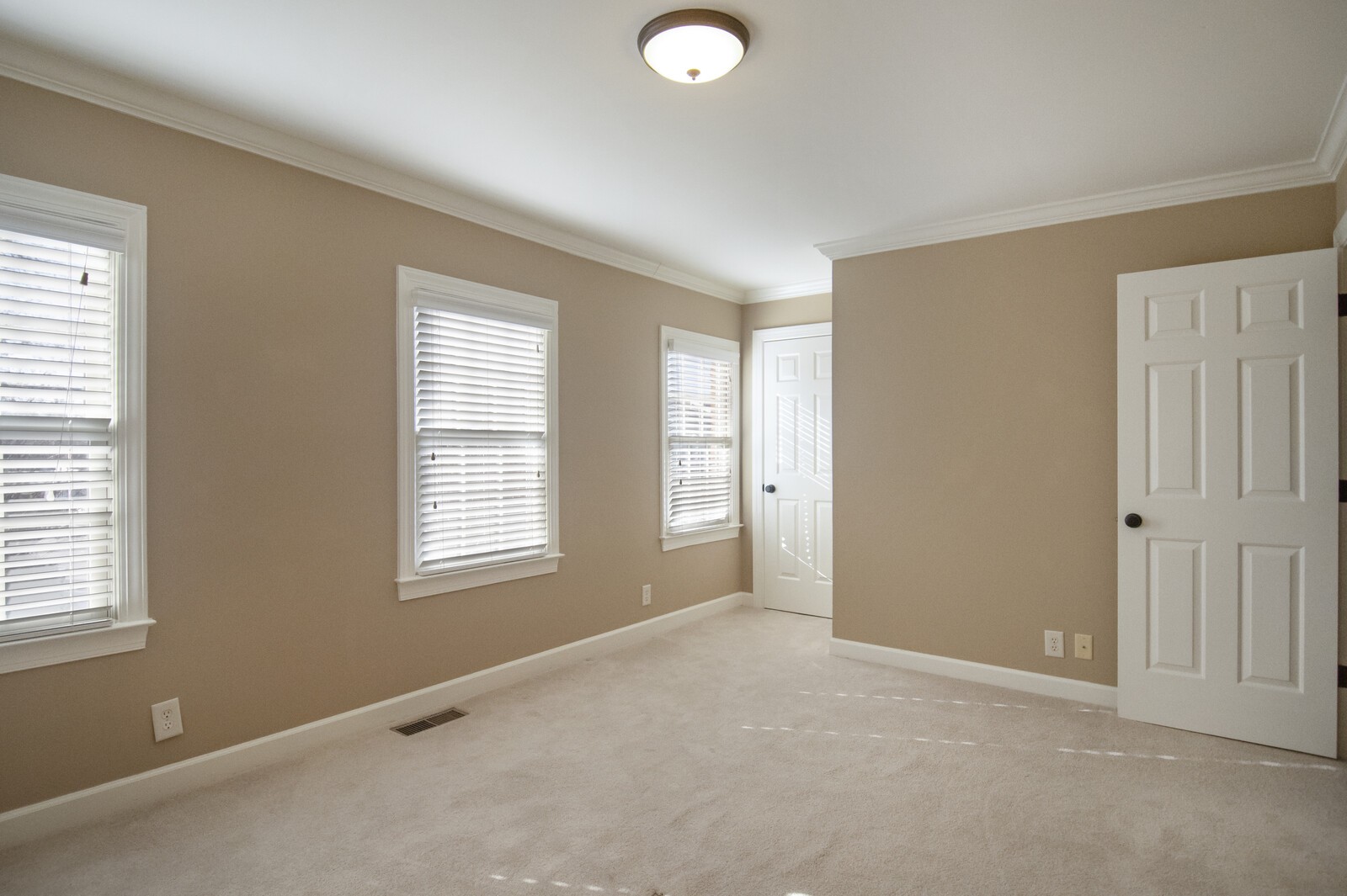 228 4th Ave, N Unit: 1