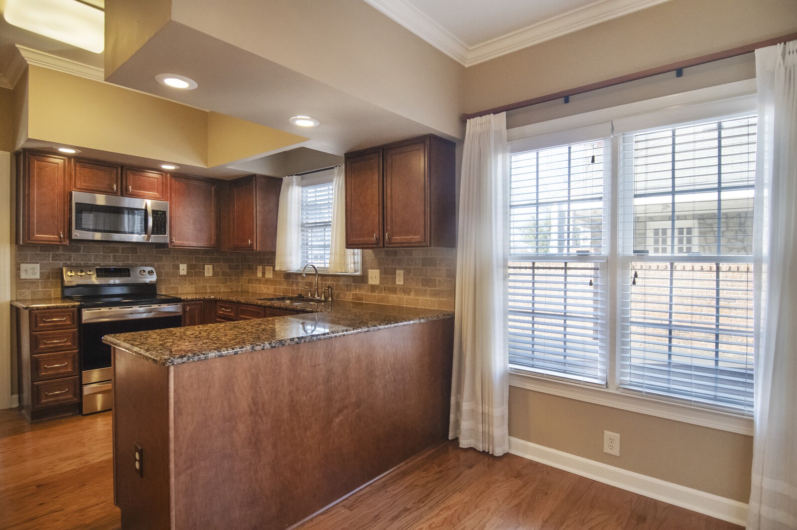 228 4th Ave, N Unit: 1